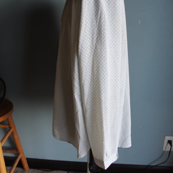 Ann Taylor Factory Women's White With Navy Pattern Tie Neck Long Sleeve Blouse ~ - Picture 3 of 8